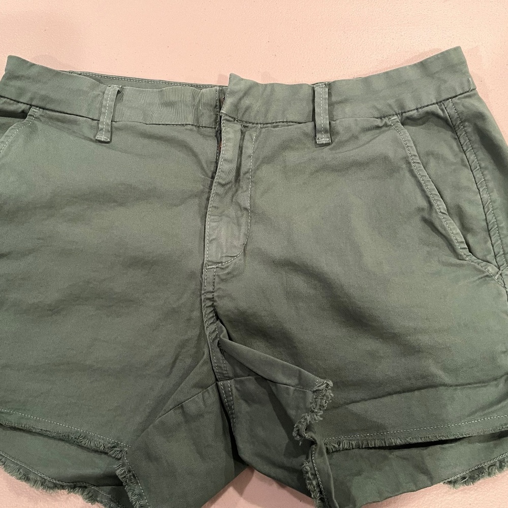 Sundry size 28 green shorts - gently used